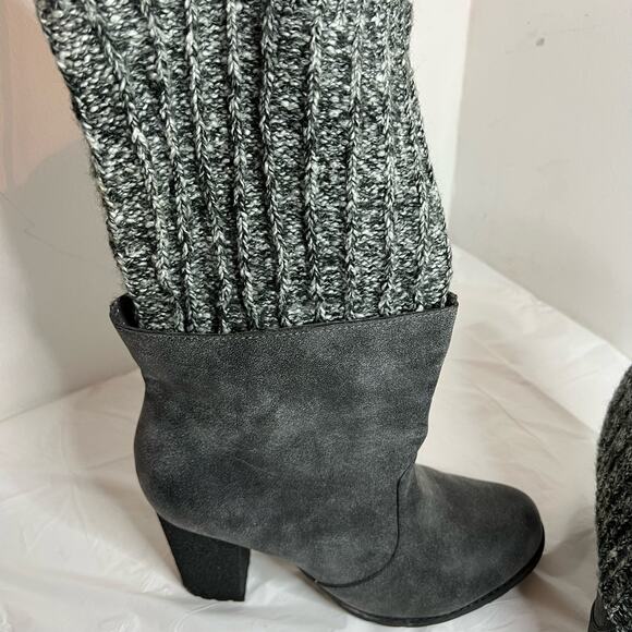 Muk Luks Sweater Knitted Rolled Cuff Gray Sweater Booties Boots Size 8 - Picture 6 of 11